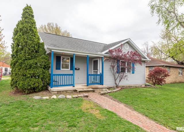 Property at 1320 S 8th St, Pekin, IL 61554, 3 beds, 1.5 baths