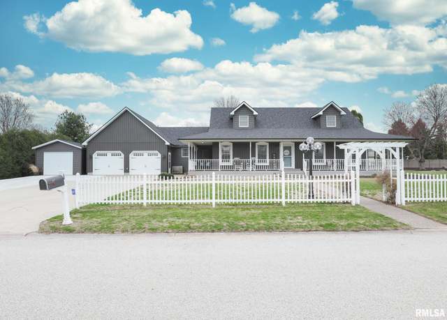Property at 417 Margaret St, Atkinson, IL 61235, 3 beds, 2.5 baths