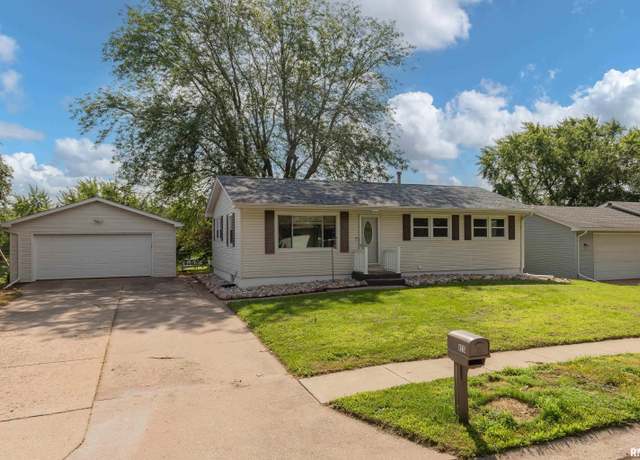 Property at 8213 10th Street West, Rock Island, IL 61201, 4 beds, 2 baths