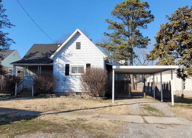 Property at 605 W Cherry St, Herrin, IL 62948, 2 beds, 1 bath