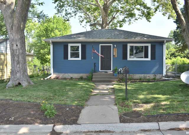Property at 2538 Cody St, Bettendorf, IA 52722, 3 beds, 1.5 baths