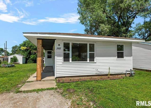 Property at 707 N Adams St, Lincoln, IL 62656, 3 beds, 1 bath