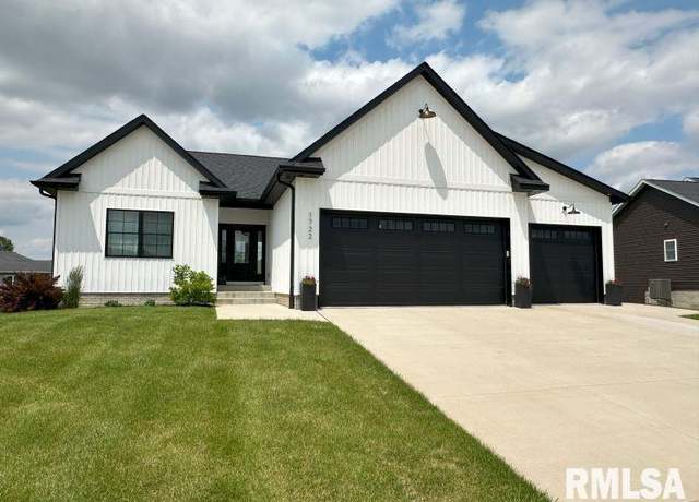 Property at 1722 17th St, De Witt, IA 52742, 4 beds, 3 baths