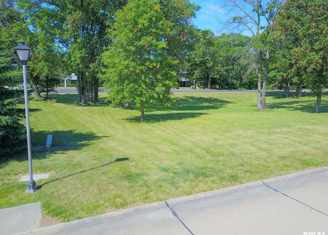 Property at 5 Eastland Ct, Carlinville, IL 62626