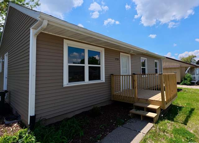 Property at 1729 Welshire Dr, Davenport, IA 52806, 3 beds, 1 bath