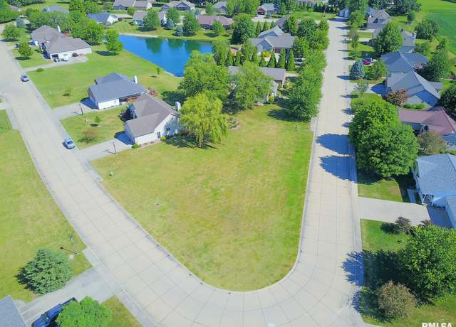 Property at 6 Eastland Ct, Carlinville, IL 62626