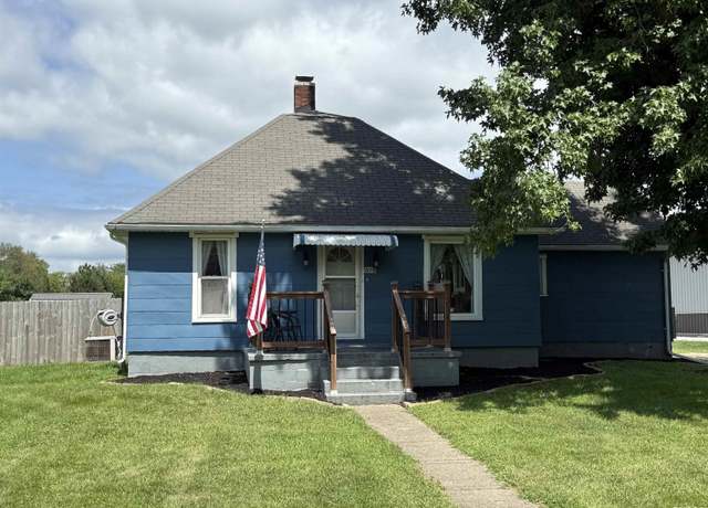 Property at 975 Old West Locust St, Canton, IL 61520, 1 bed, 2 baths