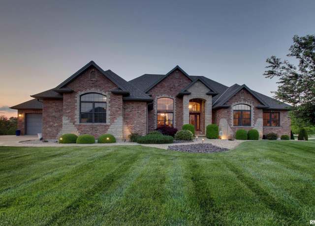 Property at 4403 Harrington Dr, Quincy, IL 62305, 5 beds, 4 baths