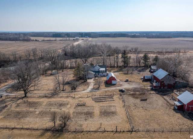 Property at 385 County Road 375 Rd E, Sparland, IL 61565-9575, 4 beds, 2.5 baths