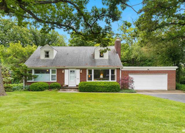 Property at 806 Fondulac Dr, East Peoria, IL 61611, 4 beds, 2 baths