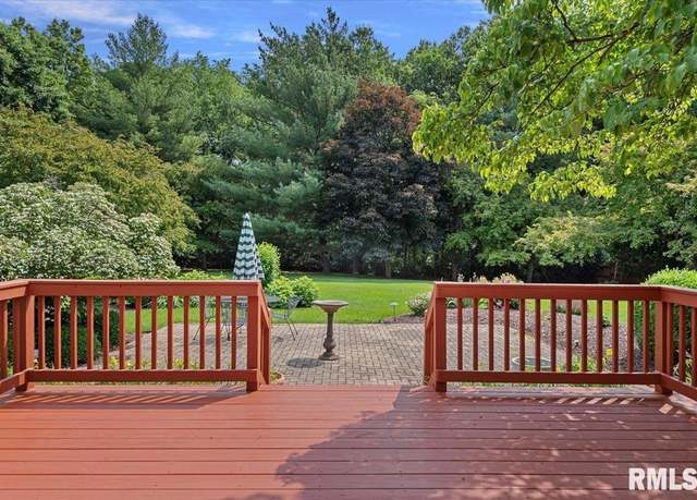 Property at 828 Coventry Pt, Springfield, IL 62702, 4 beds, 3.5 baths