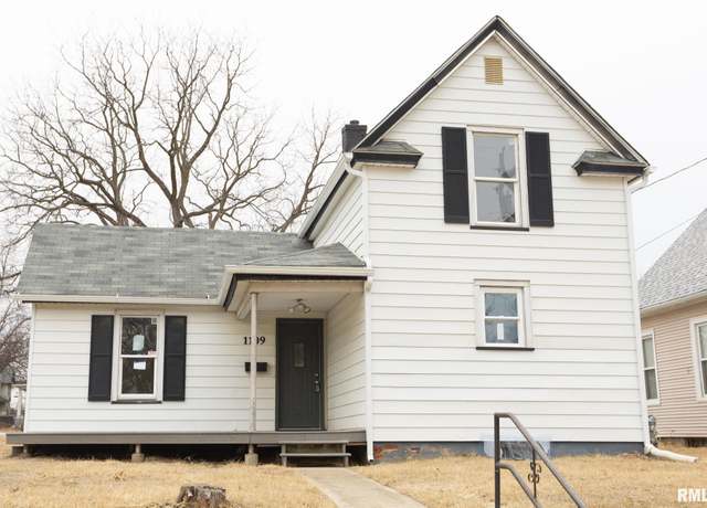 Property at 1109 26th St, Moline, IL 61265, 3 beds, 1 bath
