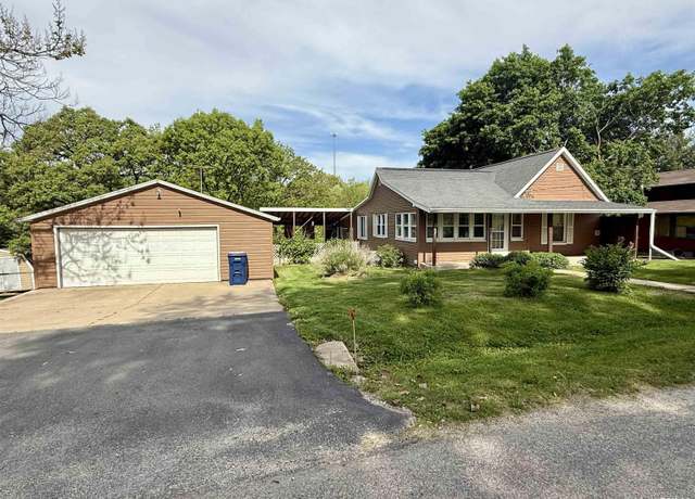 Property at 207 Bailey Ave, East Galesburg, IL 61430, 2 beds, 1 bath