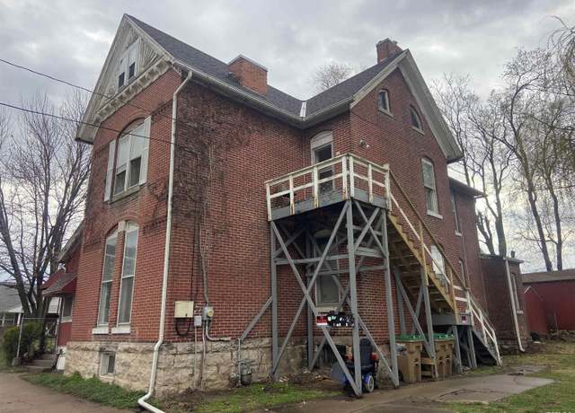 Property at 529 N 5th St, Quincy, IL 62301, 6 beds, 2 baths