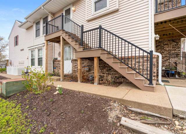 Property at 3807 Spring St Unit 2B, Davenport, IA 52807, 2 beds, 1 bath