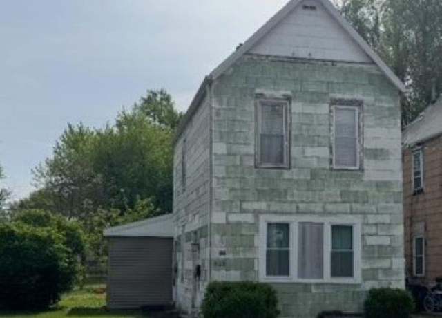 Property at 925 S 6th St, Quincy, IL 62301, 2 beds, 1 bath