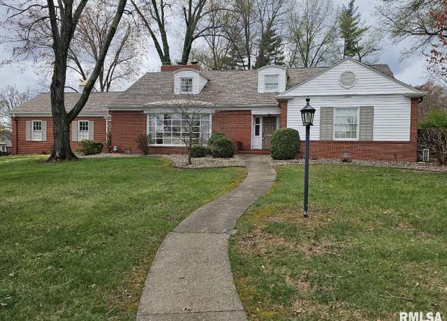 Property at 705 Pavey Ave, Mt Vernon, IL 62864, 4 beds, 3.5 baths