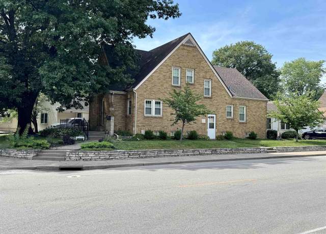 Property at 2501 W Moss Ave, Peoria, IL 61604, 3 beds, 2 baths