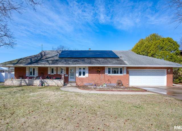 Property at 3401 N Bigelow St, Peoria, IL 61604, 4 beds, 2.5 baths