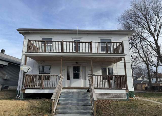 Property at 223 S Lincoln Ave, Davenport, IA 52802, 4 beds, 4 baths