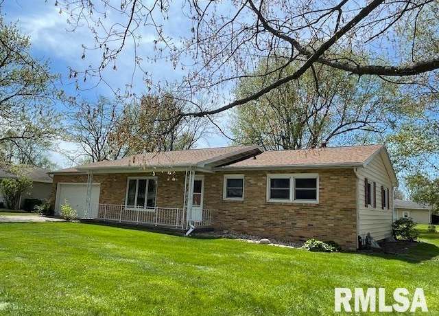 Property at 1137 Debbie Ln, Macomb, IL 61455, 3 beds, 2 baths