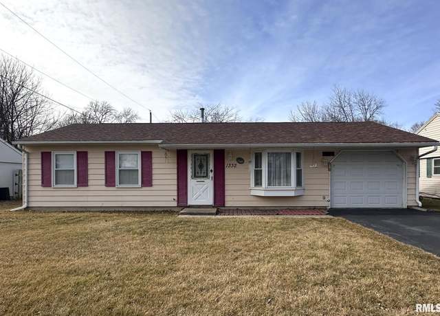 Property at 1332 Imperial Ave, Galesburg, IL 61401, 3 beds, 1 bath