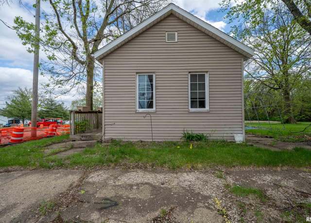 Property at 1220 NE Bond St, Peoria, IL 61603, 2 beds, 1 bath