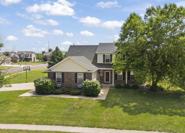 Property at 1617 Oak Ridge Dr, Washington, IL 61571, 4 beds, 3.5 baths