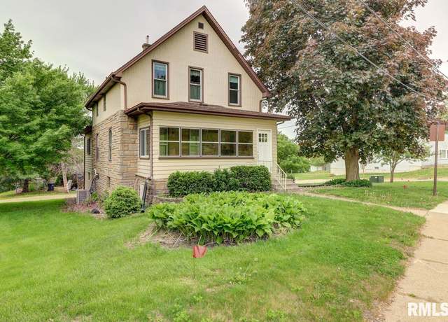 Property at 1845 S Bluff Blvd, Clinton, IA 52732-6725, 4 beds, 1.5 baths
