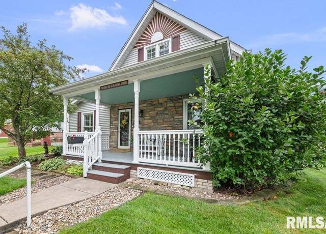 Property at 434 17th Ave, Moline, IL 61265, 3 beds, 1.5 baths