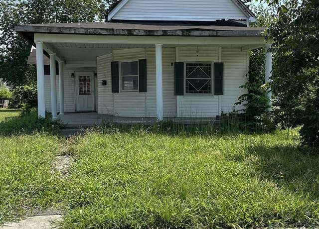 Property at 502 W Randolph St, Pinckneyville, IL 62274, 3 beds, 1 bath