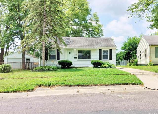 Property at 1023 S Tonti Cir, Peoria, IL 61605, 2 beds, 1 bath