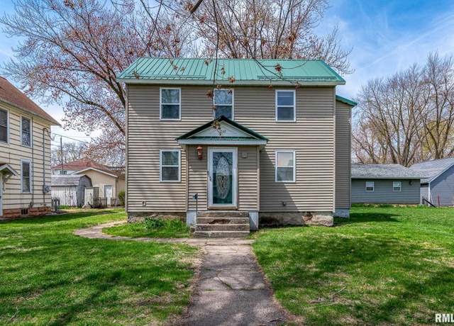 Property at 1510 Pershing Blvd, Clinton, IA 52732, 3 beds, 1.5 baths