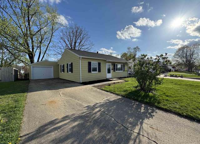 Property at 806 W Ridgemont Rd, Peoria, IL 61614, 3 beds, 1 bath