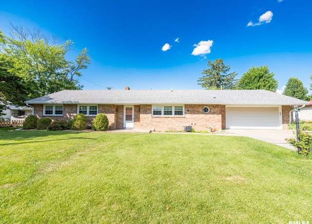 Property at 204 Ivanhoe Way, Bloomington, IL 61701, 3 beds, 1.5 baths