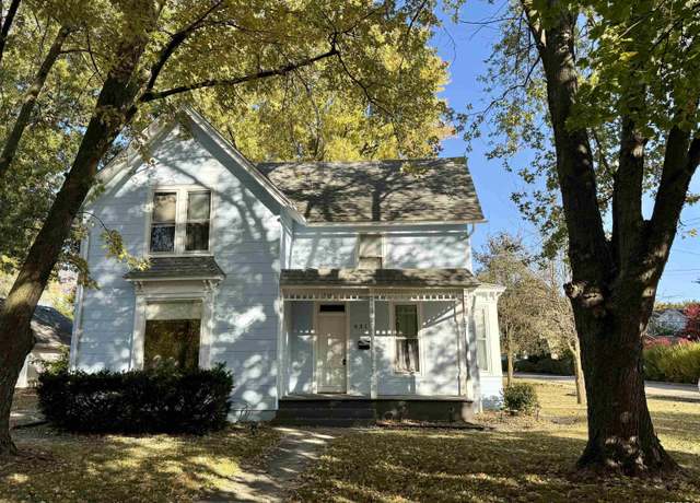 Property at 631 S Mcarthur St, Macomb, IL 61455, 4 beds, 2.5 baths