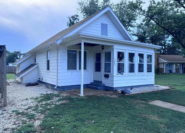 Property at 1807 N 5th St, Chillicothe, IL 61523, 2 beds, 1 bath