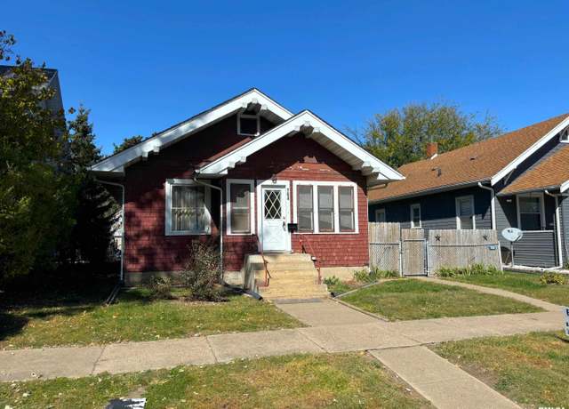 Property at 764 14th Avenue South, Clinton, IA 52732, 2 beds, 1 bath