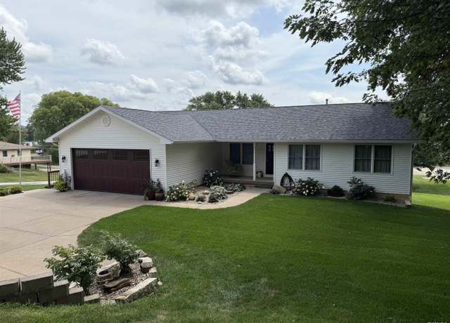 Property at 124 Riverview Heights Dr, Le Claire, IA 52753, 4 beds, 3.5 baths