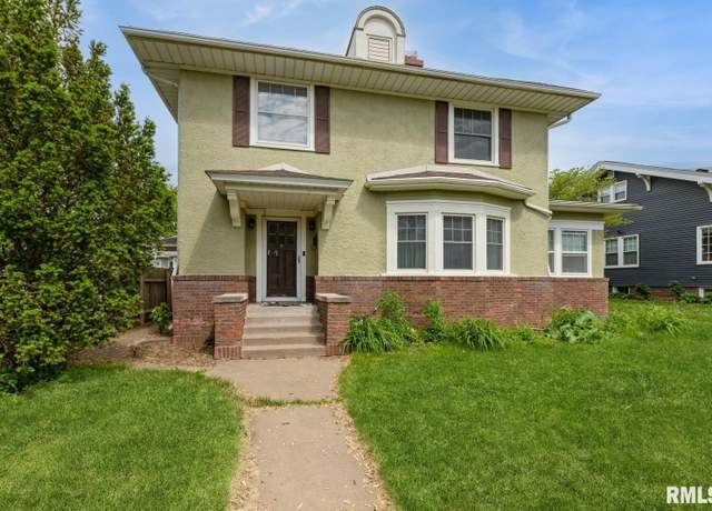 Property at 2505 Iowa St, Davenport, IA 52803, 4 beds, 1.5 baths