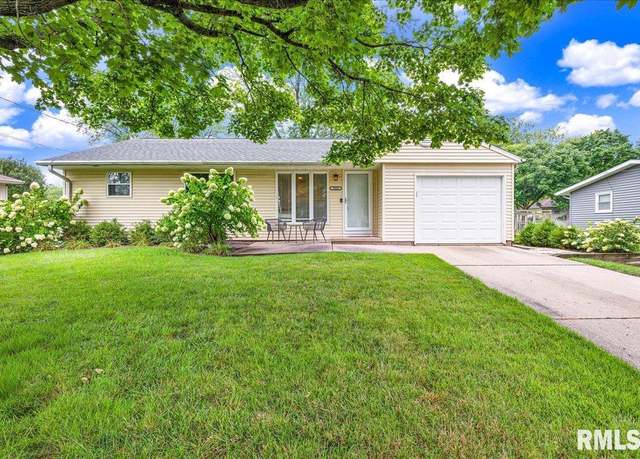 Property at 5826 N Mackinac Dr, Peoria, IL 61614, 3 beds, 2 baths