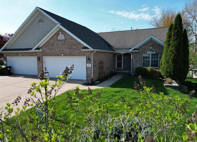 Property at 112 W Hillside Ct, Dunlap, IL 61525, 4 beds, 3 baths
