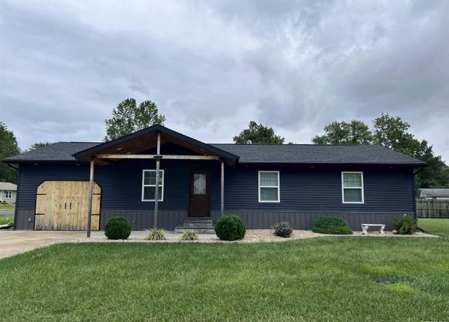 Property at 28 N Edgebrook Ln, Centralia, IL 62801, 3 beds, 2 baths