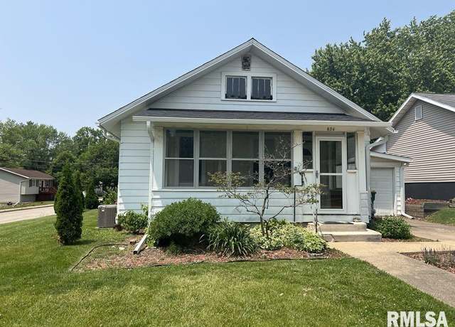 Property at 836 S Johnson St, Macomb, IL 61455, 3 beds, 1 bath