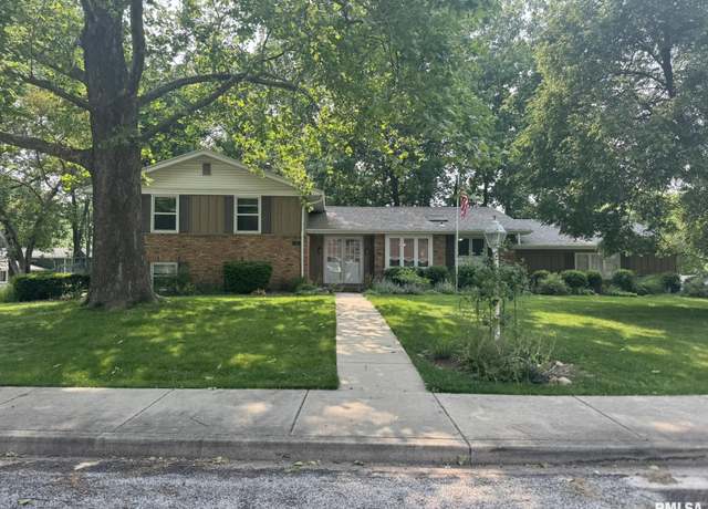 Property at 5241 N Merrimac Ave, Peoria, IL 61614, 5 beds, 2.5 baths