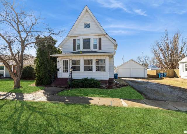 Property at 715 5th St, De Witt, IA 52742, 2 beds, 1.5 baths