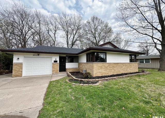 Property at 2712 N Harper Ter, Peoria, IL 61604, 3 beds, 1.5 baths