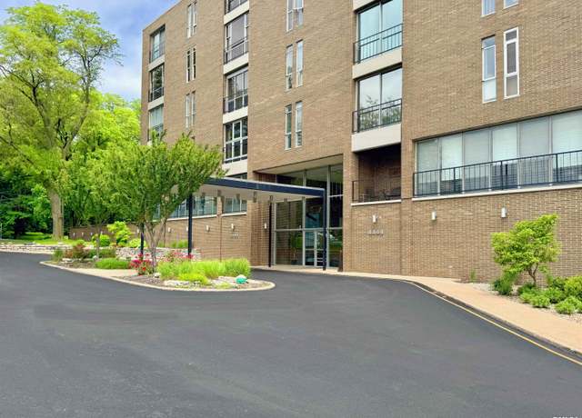 Property at 4444 N Knoxville Ave #301, Peoria, IL 61614, 1 bed, 1.5 baths