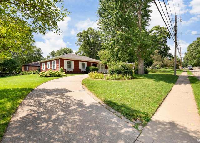 Property at 804 6th St, Bettendorf, IA 52722, 2 beds, 2 baths