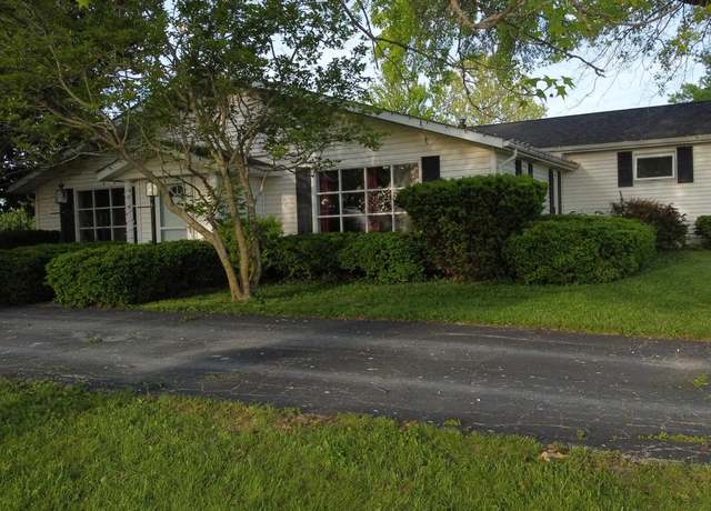 Property at 43536 320th Ave, Griggsville, IL 62340, 3 beds, 1.5 baths